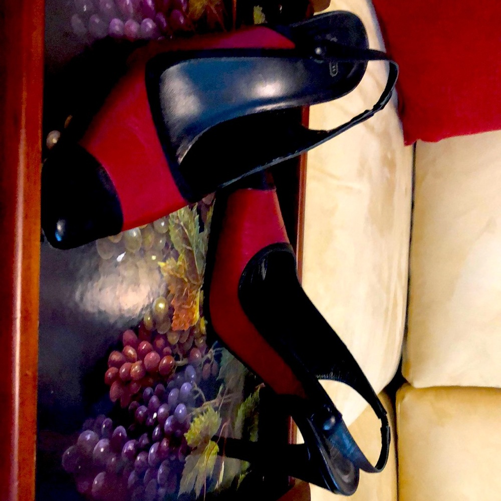 COACH 2-tone, 3 in.heels, Black/Burgundy.